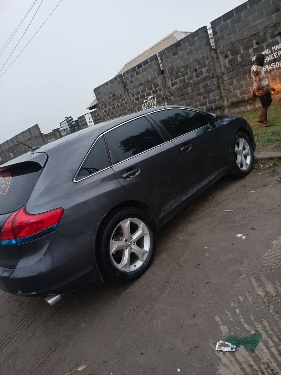 A picture of Awoof deal Pre owned Toyota Venza 2011 first body Pan.