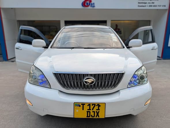 A picture of TOYOTA HARRIER