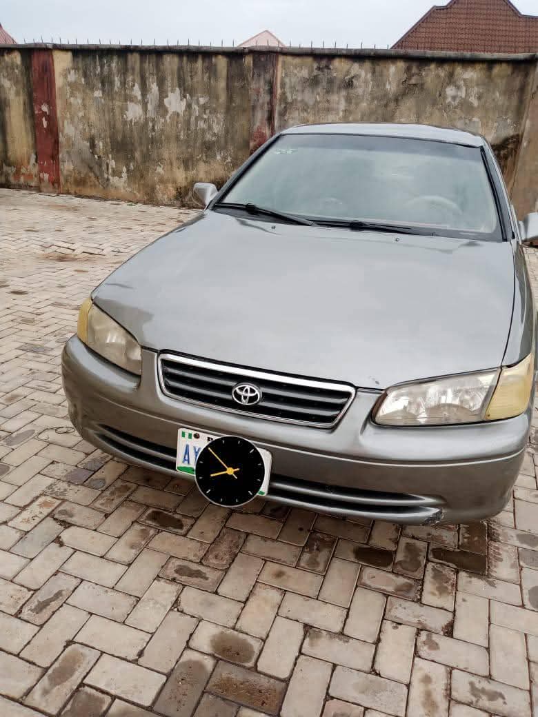 A picture of 2001 Toyota camry