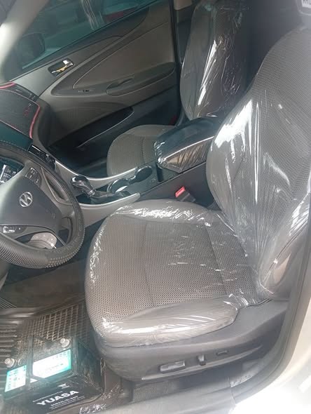 A picture of Hyundai 2012