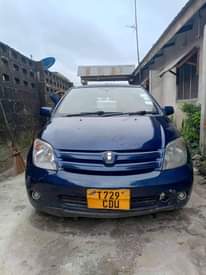 A picture of TOYOTA IST