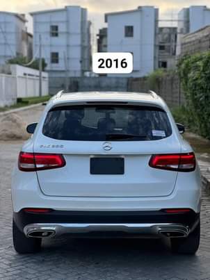 A picture of Kelly Automobiles TOKUNBO BENZ GLC 300 YEARS 2016 PRICE 35m