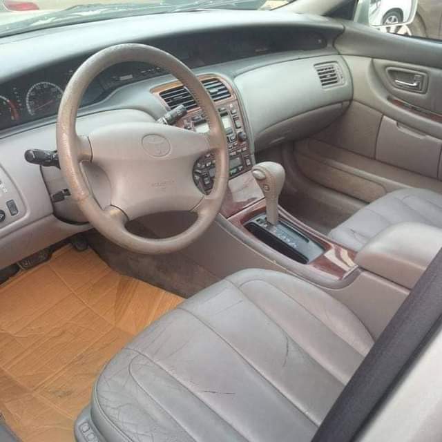 A picture of Toyota Avalon 09061825415
