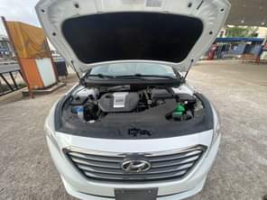 A picture of Crystal clean toks Hyundai sonata 2015 model is up for