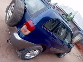 A picture of 2002 Toyota Rav4