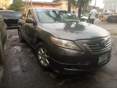 A picture of 2008 CAMRY painted on first body engine and manual gear