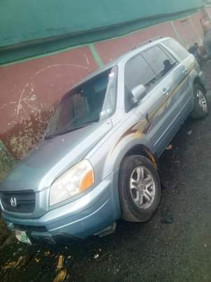 A picture of Honda Pilot 04