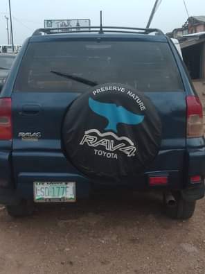 A picture of Toyota RAV4 04 model manual transmission untouched engine and gear