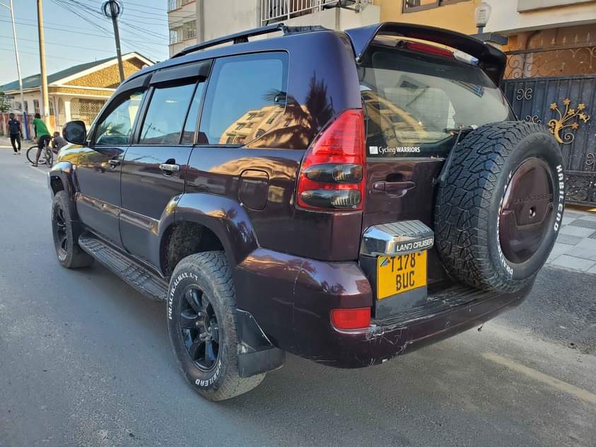 A picture of TOYOTA PRADO 120 1KD ENGINE