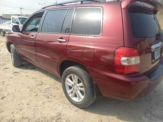 A picture of Toyota highlander 06