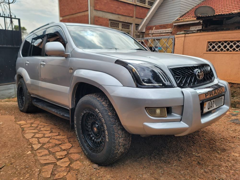 A picture of Prado 2008 1kd diesel 48m Call 0743795001