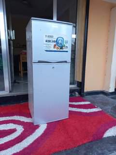 A picture of Fridge 138L Tsh 400 000