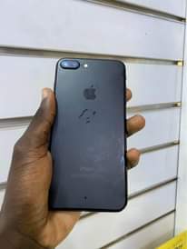 A picture of iPhone 7 Plus 128gb battery health 100 fingerprint working 400K