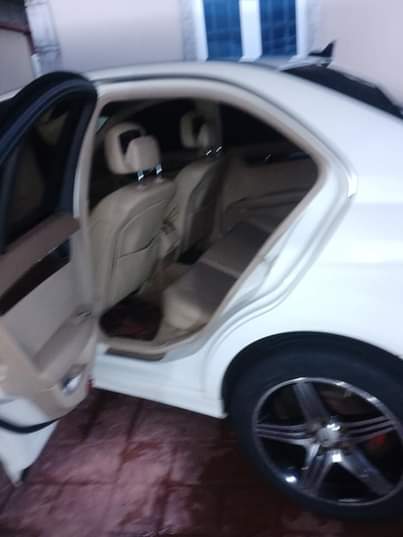 A picture of Mercedes Benz C300 Car 09 formatic