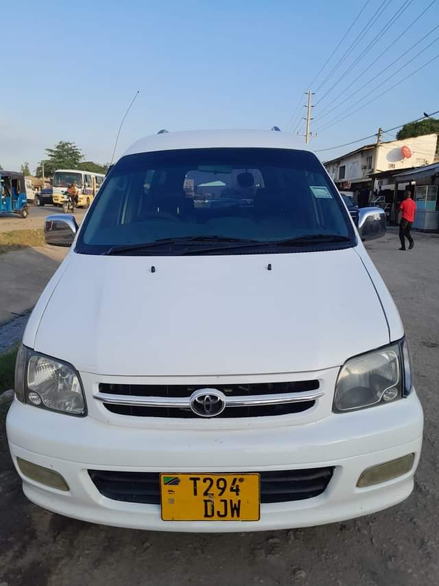 A picture of TOYOTA NOAH FOR SALE