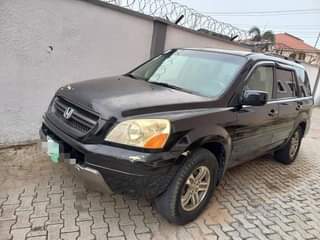 A picture of Neatly used Honda pilot 2005