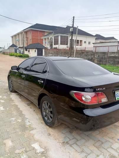 A picture of Lexus Es330 2004