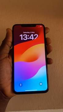 A picture of iPhone Xsmas 256gb Face ID TT working perfectly
