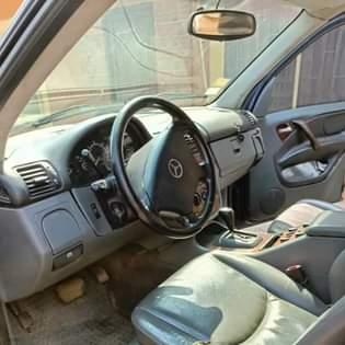 A picture of 2003 Mercedes Benz ML320 SUV