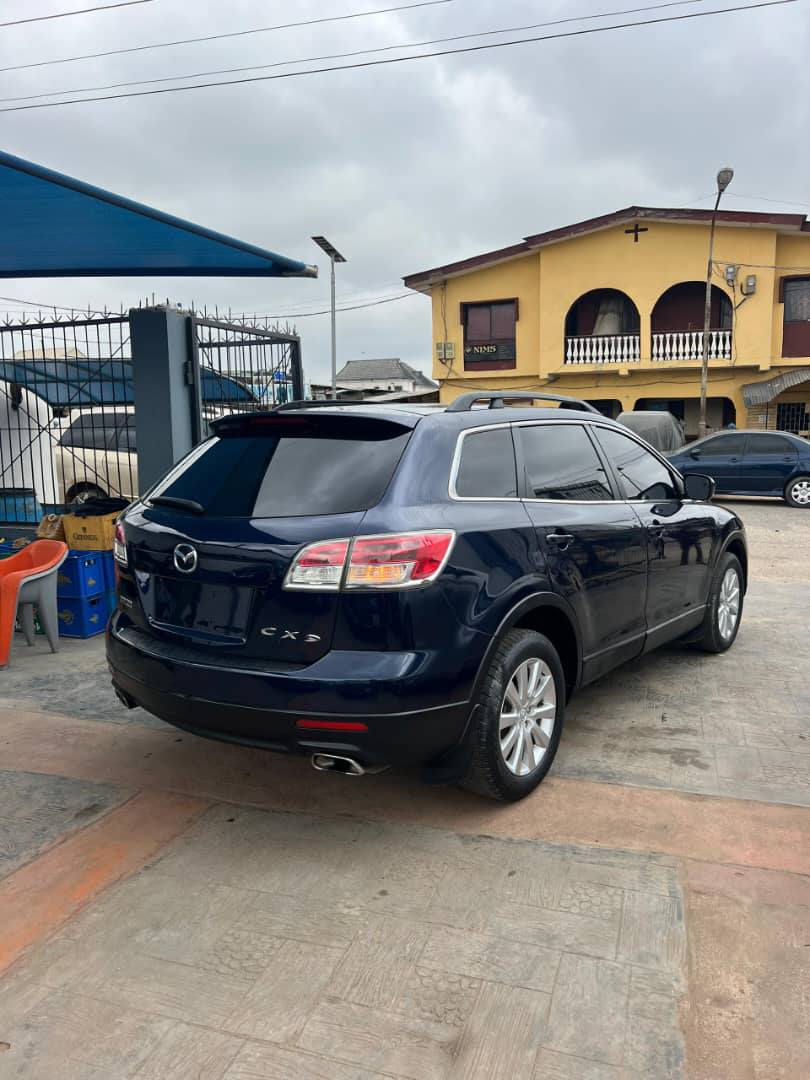 A picture of Mazda Cx 9 2009