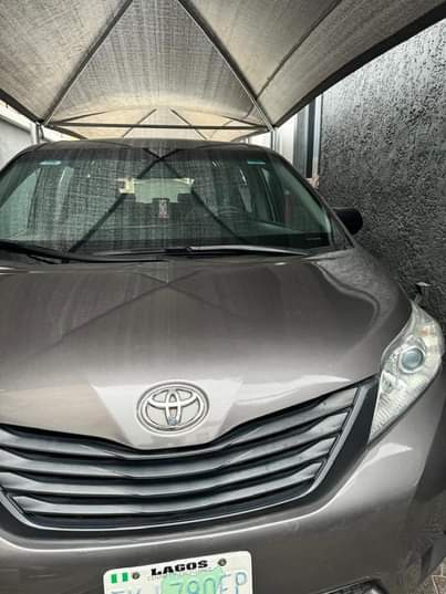 A picture of 2016 sienna 09034098996