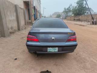 A picture of Peugeot 406 automatic transmission
