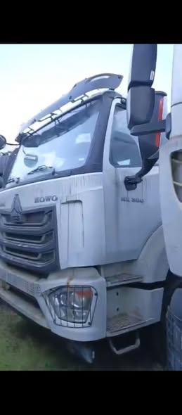 A picture of Brand new howo tipper