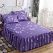 A picture of Bed skirt