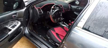 A picture of 2004 HONDA ACCORD