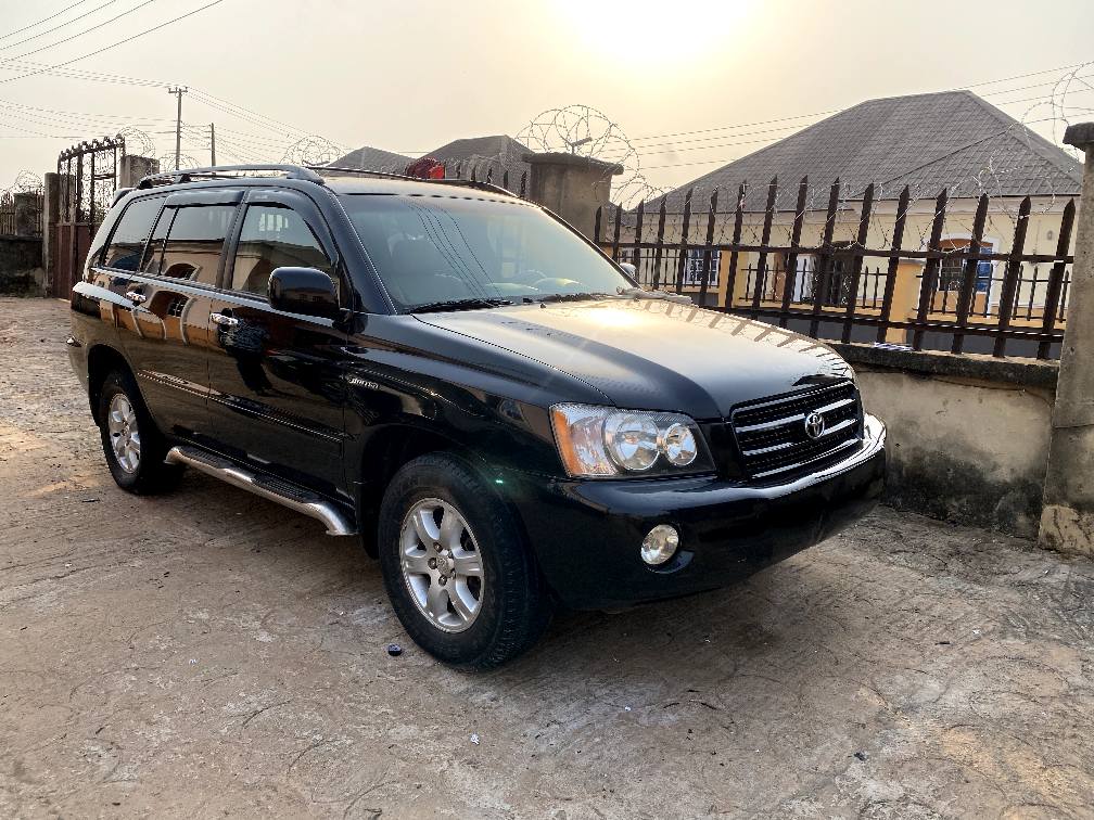 A picture of TOYOTA HIGHLANDER 2003