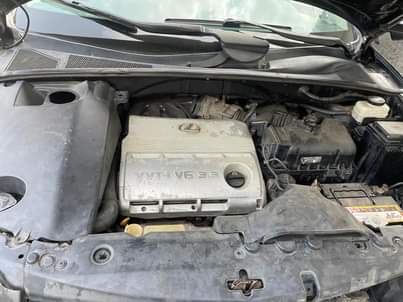 A picture of Lexus RX330 05