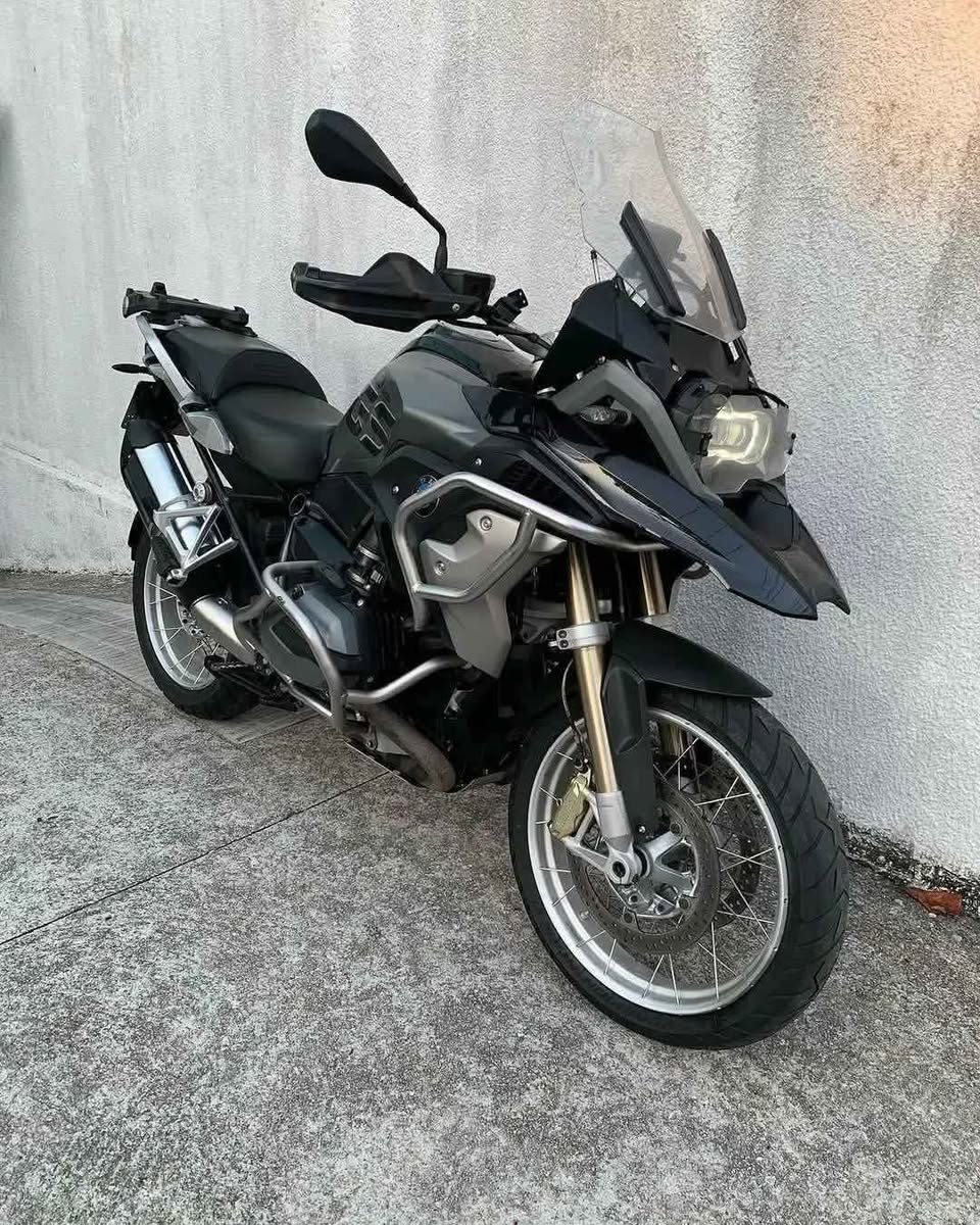 A picture of BMW R1200 ADVENTURE