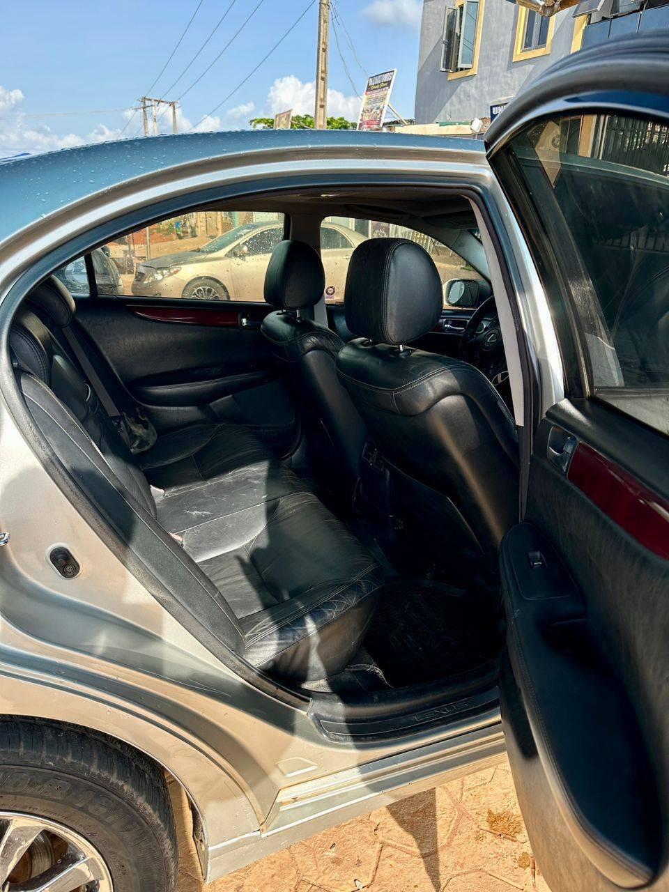 A picture of Lexus ES 330