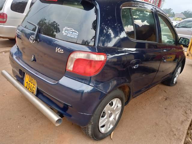 A picture of TOYOTA VITZ