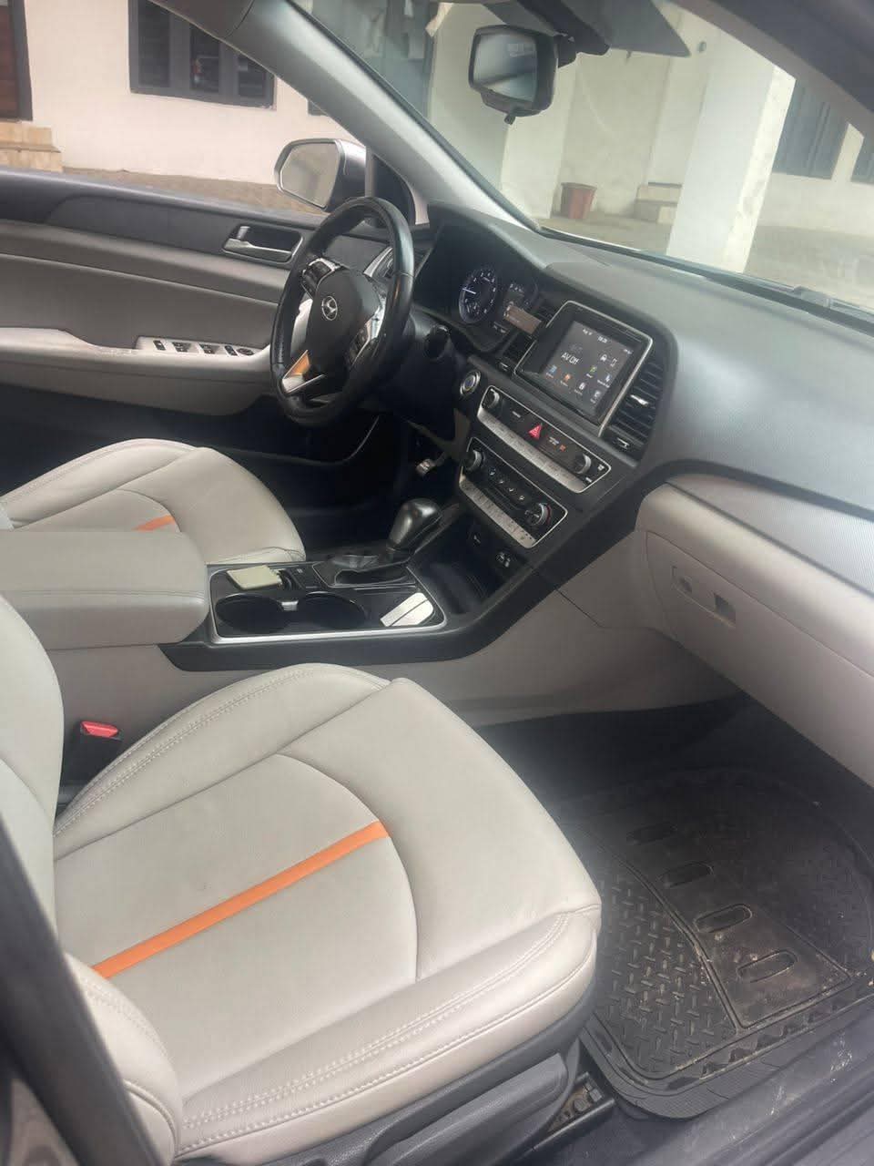 A picture of Hyundai sonata 2019