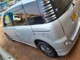 A picture of Toyota sienta