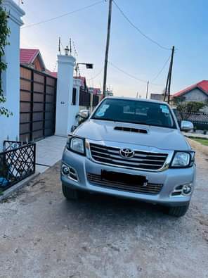 used toyota hilux