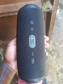 A picture of Jbl speaker