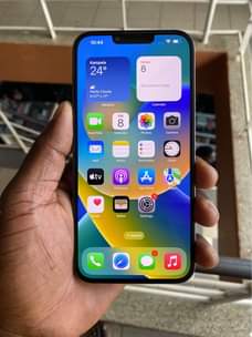 A picture of iPhone 13 Pro Max 256GB call 0702910842