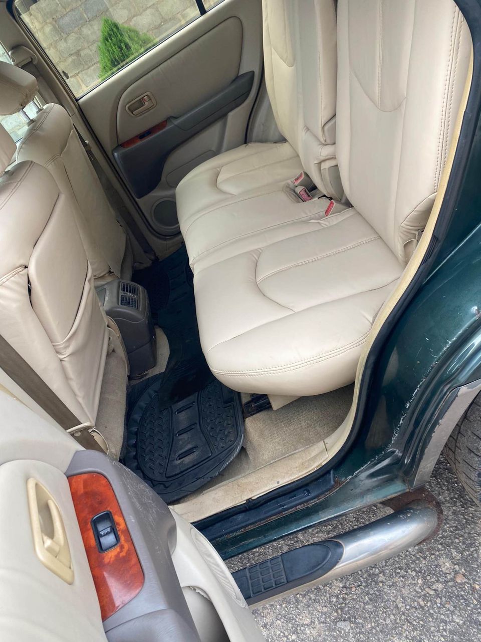 A picture of Lexus RX 300 03