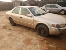 A picture of toyota Camry pencil light