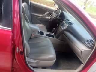 A picture of Extremely clean in and out 2009 Toyota Camry with ac