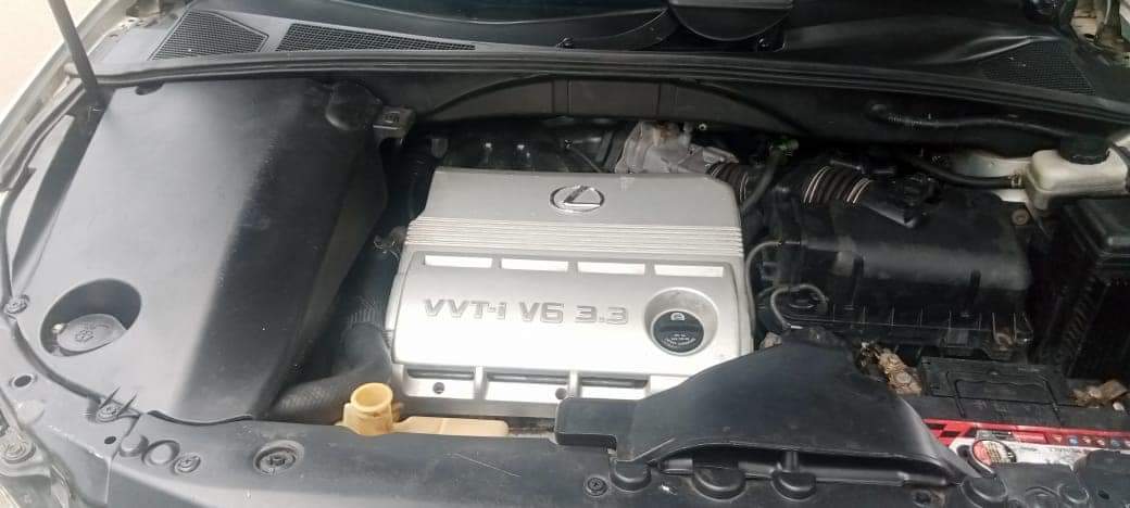 A picture of 2004 Lexus RX350