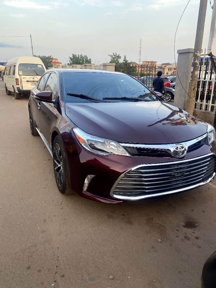 A picture of 2014 Super Clean Toyota Avalon XLE
