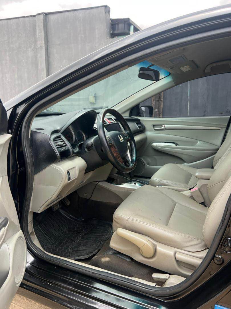 A picture of Tokunbo standard 2010 Honda city 08147785576