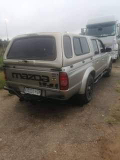 mazda b2500