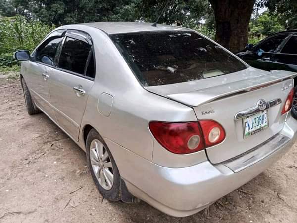 A picture of Belgium Standard Toyota corrolla 2006 Buy and drive with mortuary