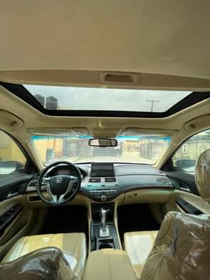 A picture of Honda crosstour Year 2010 kitted to 2014 Price 5 3m