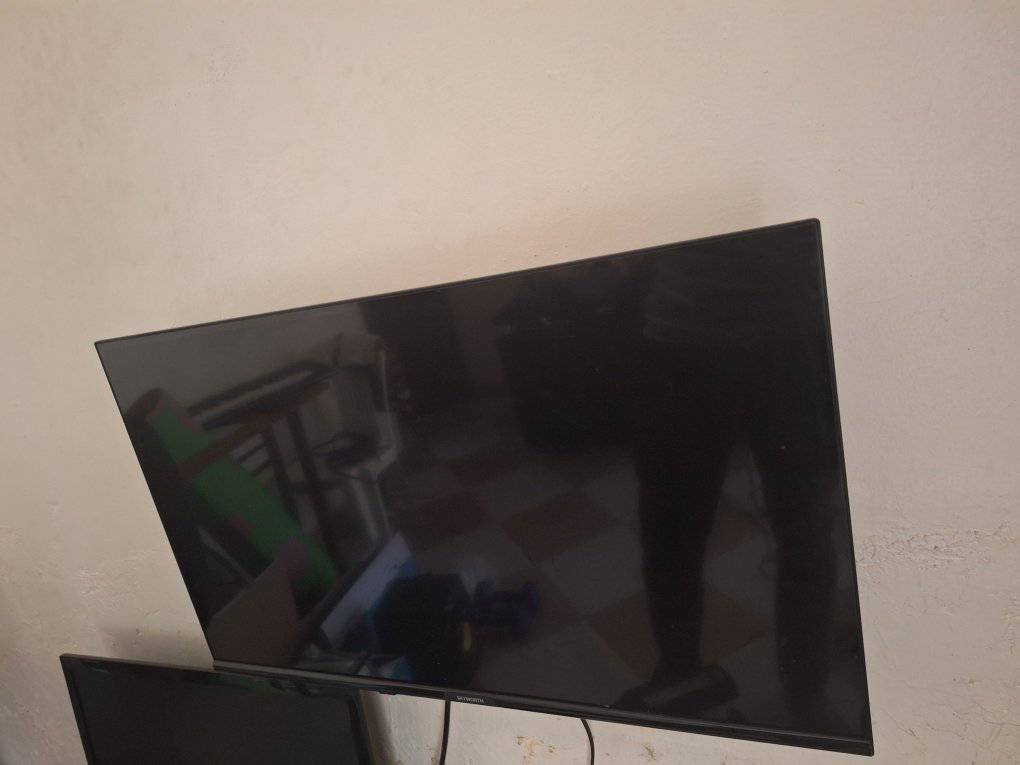 A picture of 32 inch tv