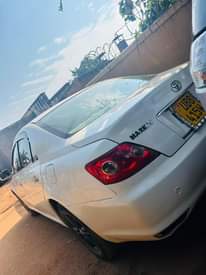 A picture of Toyota Mark x at only 16m